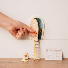 Cargar imagen en el visor de la galería, Puerta Mágica del Ratoncito Pérez (Natural)